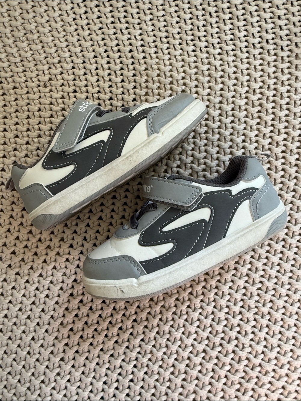 Stride Rite Munchkin Sneakers size 9 Rusty